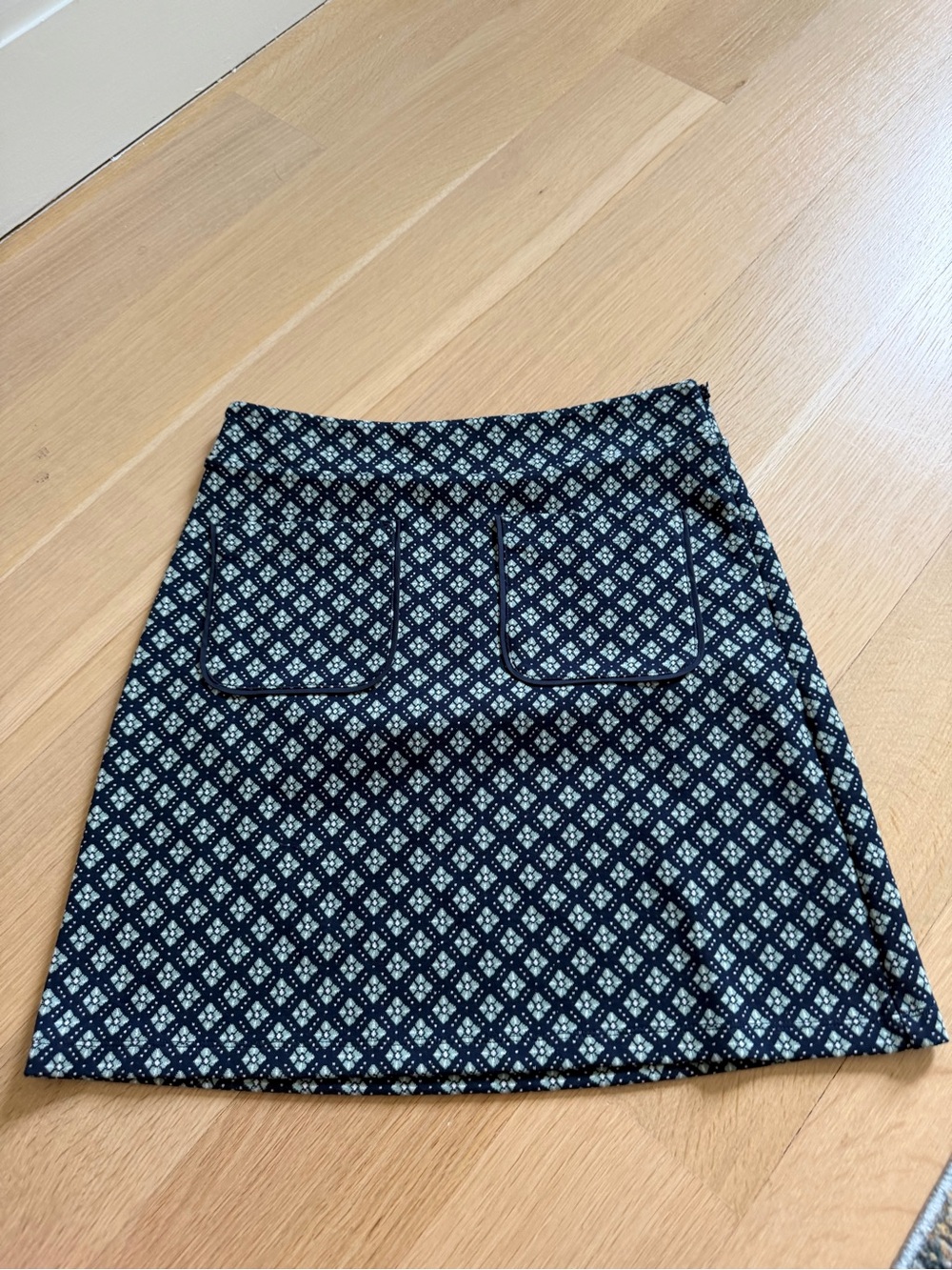 LOFT Navy and Cream Patterned A-Line Skirt with Front Pockets
